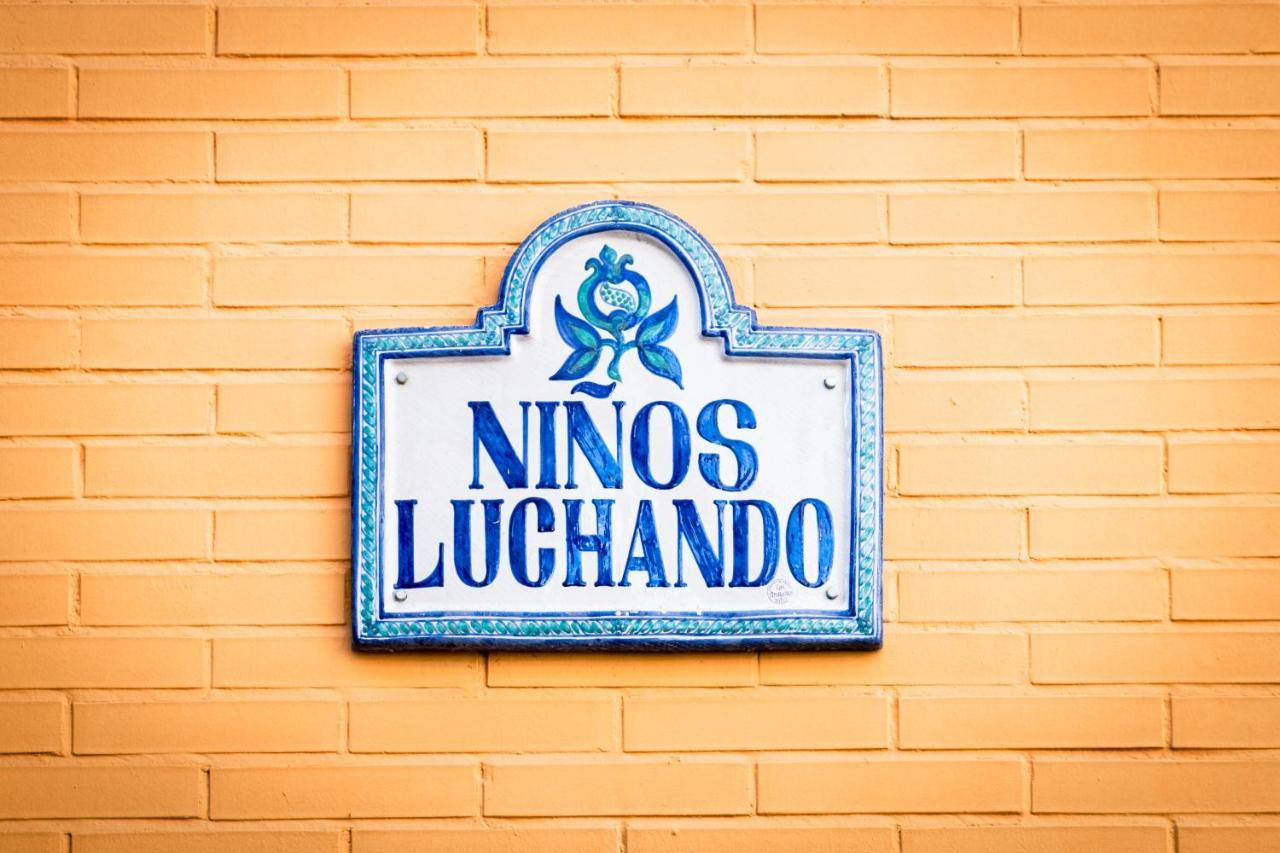 Ninos Luchando Granada Exterior foto